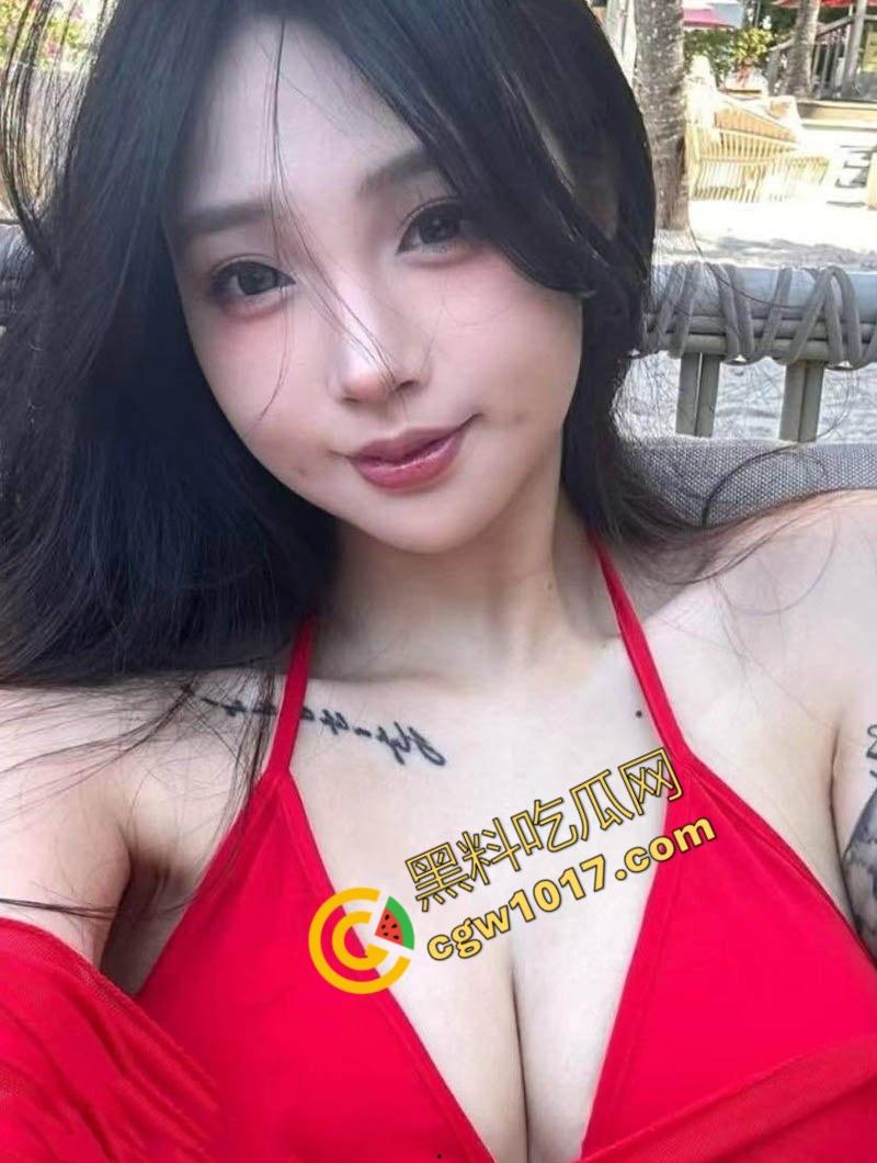 ins极品网黄【王洛馨】甜迷销魂,女神黑丝风情,炮友滴蜡狂插,淫靡视频震惊众粉-1