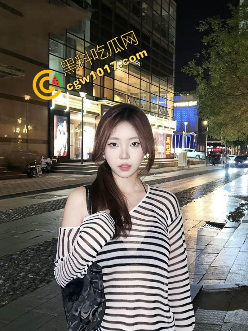 河北邢台大学生【何佳慧】下海卖淫，情趣诱惑金主，回家后继续服侍男友，足交深喉后入，骚逼一刻闲不住！-4