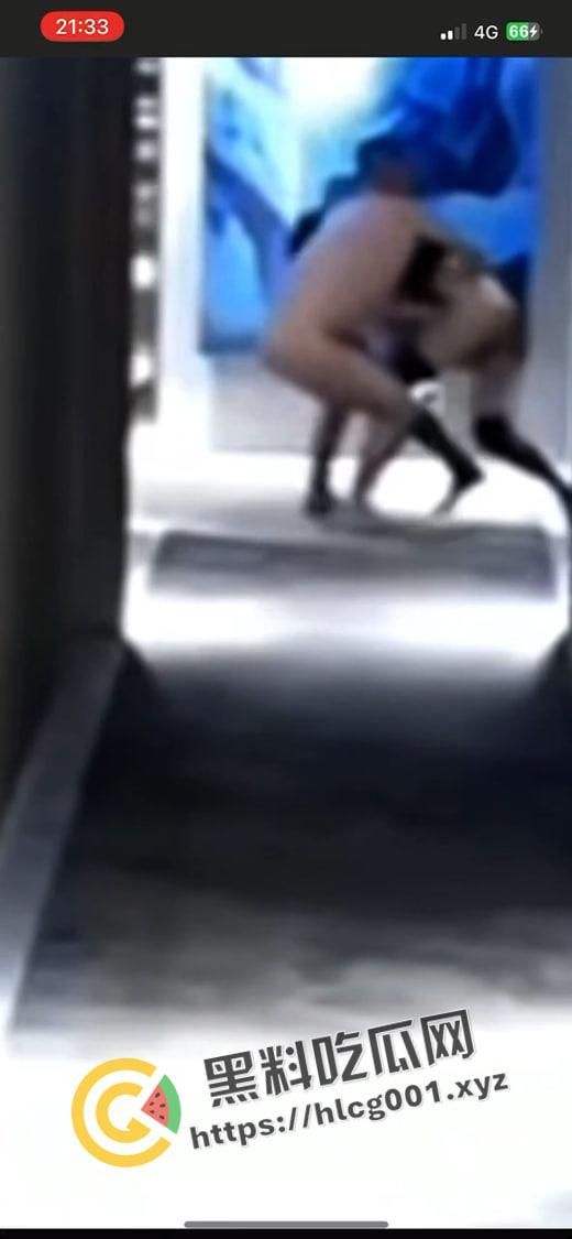 男娘？更要狠狠的草！男娘约炮网友发现是油腻大叔 想跑被强行拉回狠狠插屁眼 现场视频曝光-4