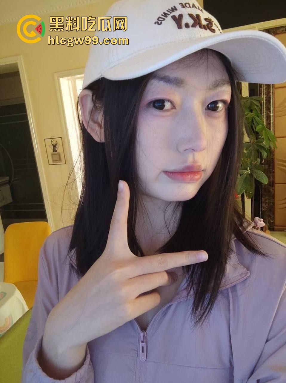 宁夏回族骚货【马莹莹】被粉丝爆料，22岁高挑学生妹，擅长口交后入SM全包，口交技术一流真会玩！-2