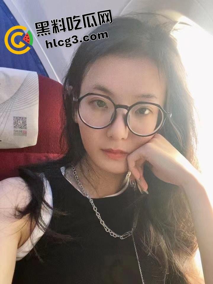 活久见！重庆书法老师『黄钦煌』爱上年轻大奶幼师 回家闹离婚 跳楼威胁妻子未果 坠楼死亡！-5