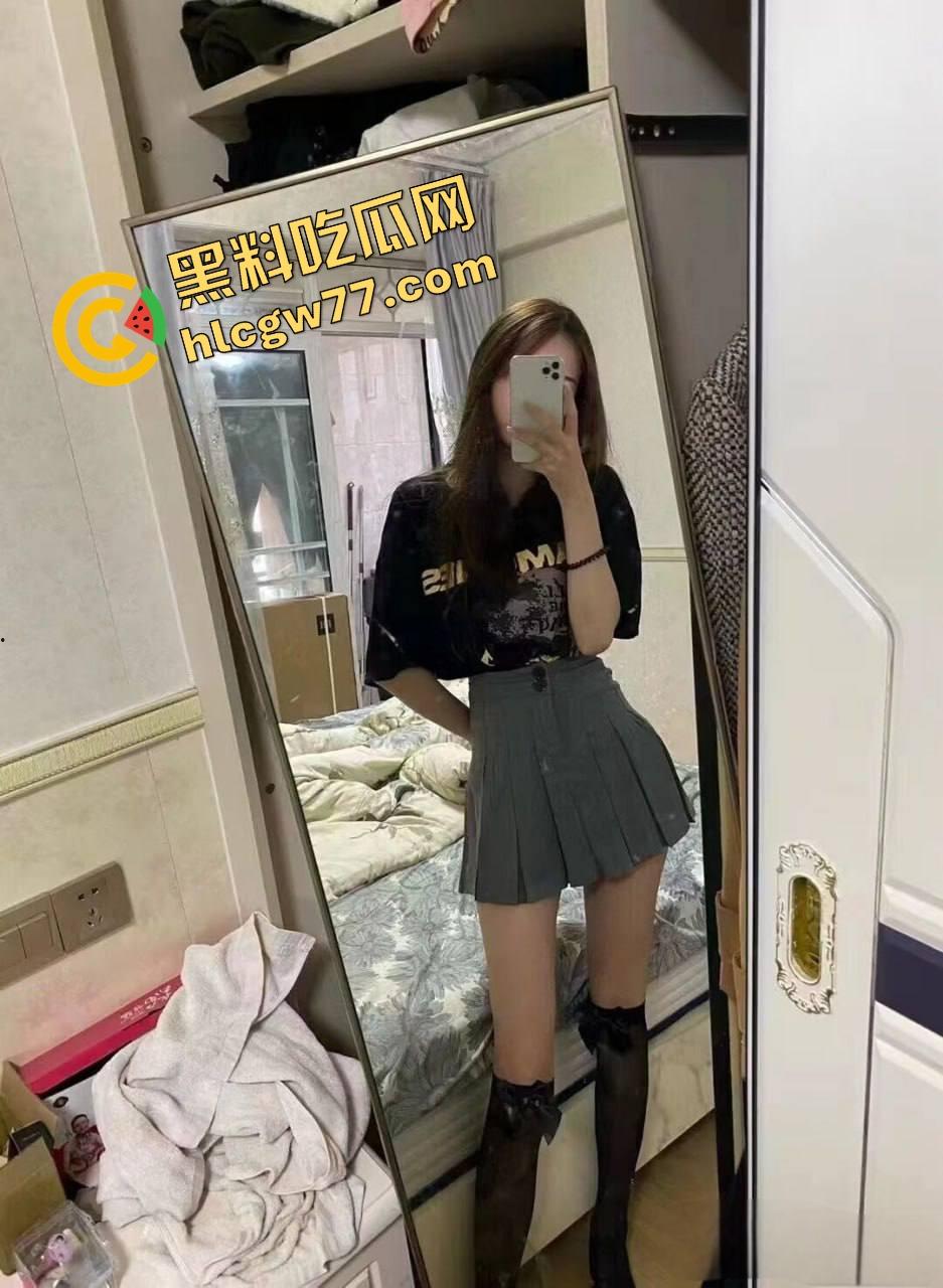 保定学院南校区高颜值女学姐【宋悦】给金主舔棒观音坐莲被干爆 舔狗全员破防!-5