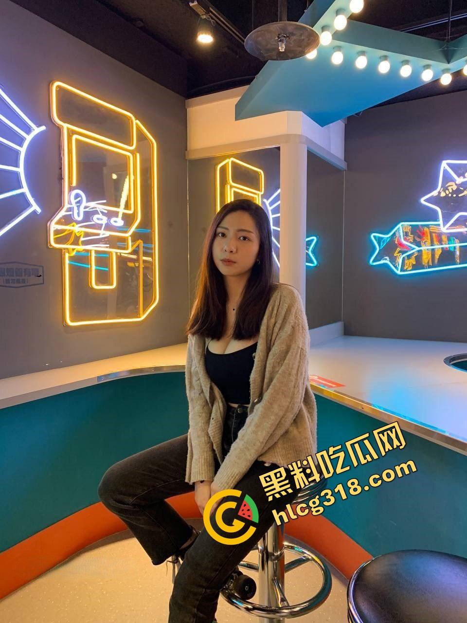 呼市健身房大奶翘臀女私约酒店，女上位电臀狠摇猛榨，肥臀夹爆精囊还会毒龙，男人根本扛不住！-7