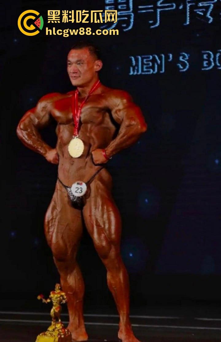 健美冠军【武涛】早期性爱视频流出！怼脸实拍 实锤本人！这么大的肌肉 一般女人还真受不了！-4