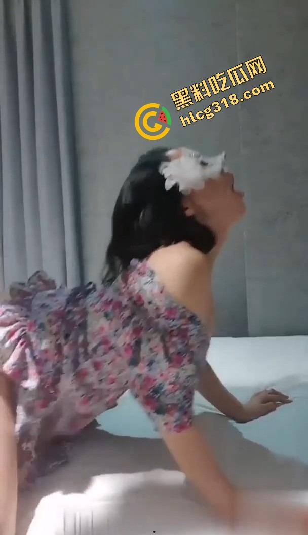 白皙爆奶骚少妇蒙眼深喉只为更刺激,口交成瘾只为极致高潮,这场激情你敢看完吗?谁能不心动?-15