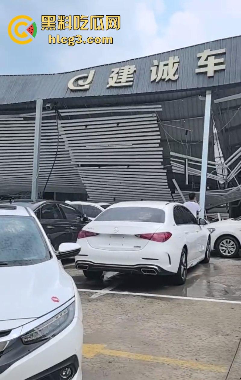 一觉醒来 天都塌了！宜宾市上江北二手车市场垮塌！精品车成了事故车！-5