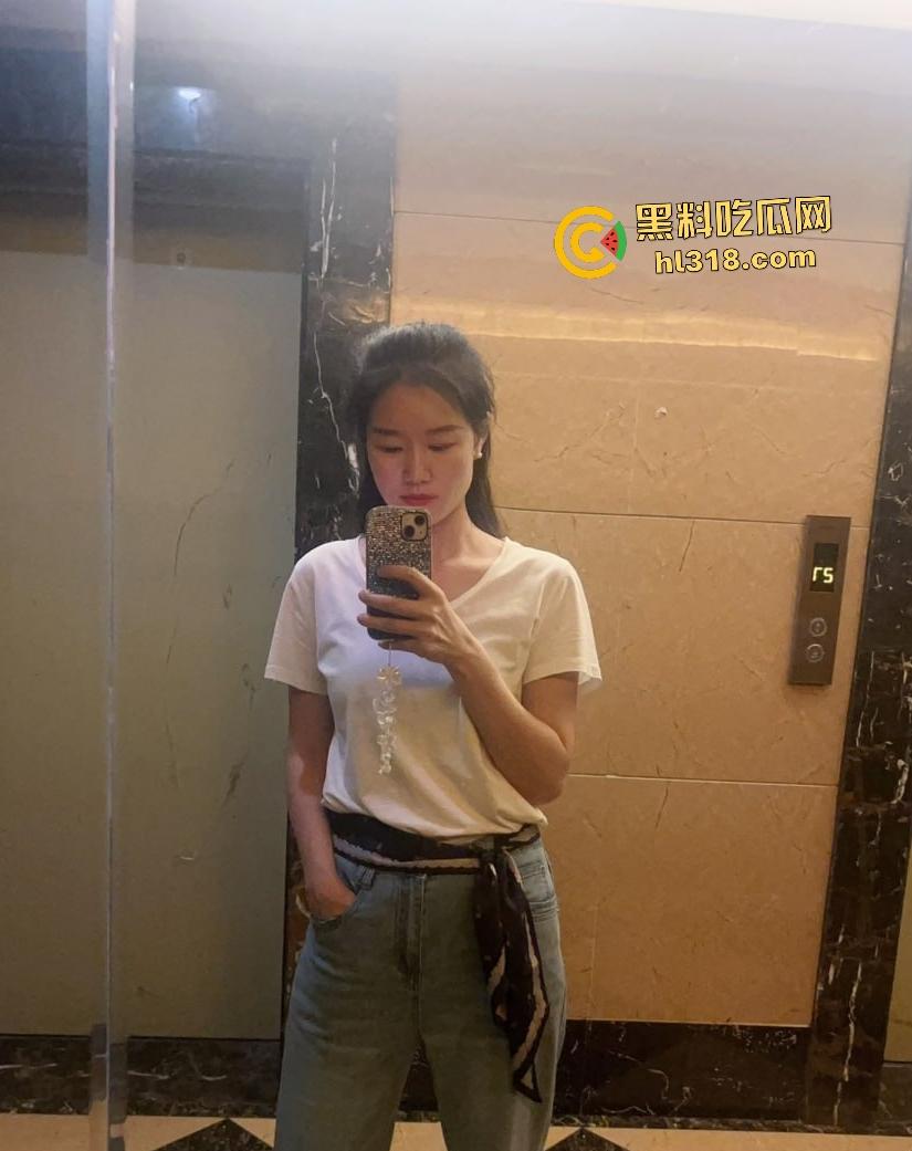 重庆丰都医院王丽欲求不满！老公异地难满足，多次偷情约炮狂绿夫君，运动袜配肉丝既运动又骚气！-2