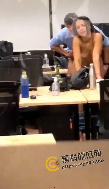 FBI不止会打枪 更会打炮！纽约警察局内女警员和上司办公司打炮 女人表情真享受啊 偷拍视频流出-4