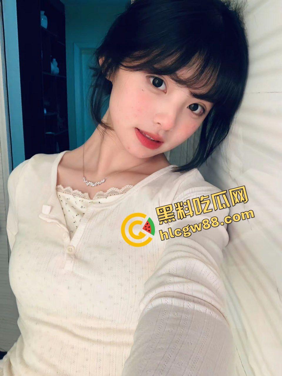 云南大理清纯嫩妹【谢佳怡】绿帽男友贡献淫妻给处男兄弟操,楼梯上全力冲刺后怼白臀嫩穴!-2