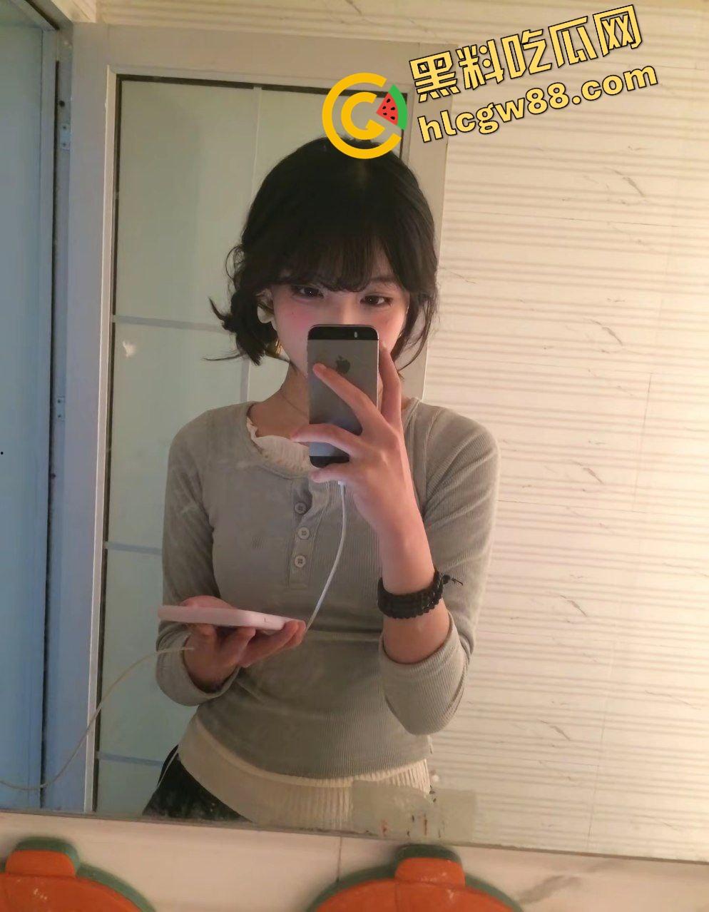 云南大理清纯嫩妹【谢佳怡】绿帽男友贡献淫妻给处男兄弟操,楼梯上全力冲刺后怼白臀嫩穴!-3