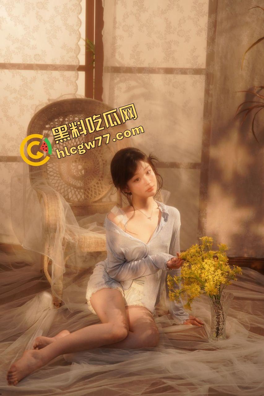 清纯校花秒变极品双马尾调教机，萝莉妹子『杨雪』为了钱主动舔脚求调教，被爆操后入浪叫到破音都不喊停！-2