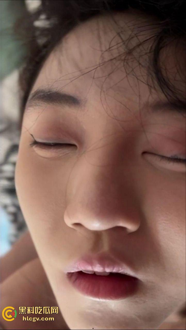 瓜友投稿火锅聚会女友闺蜜喝断片,趁机无套直入粉嫩鲍鱼!极品闺蜜醉酒后被玩弄一夜疯狂内射!-12