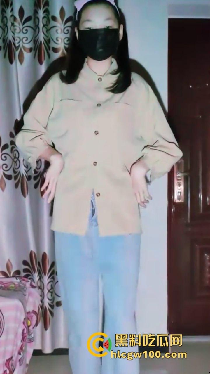 推特人瘦奶大小魔女【蒂米】最新定制私拍合集 裸舞顶胯道具自慰 被猛男无套抽插内射-4