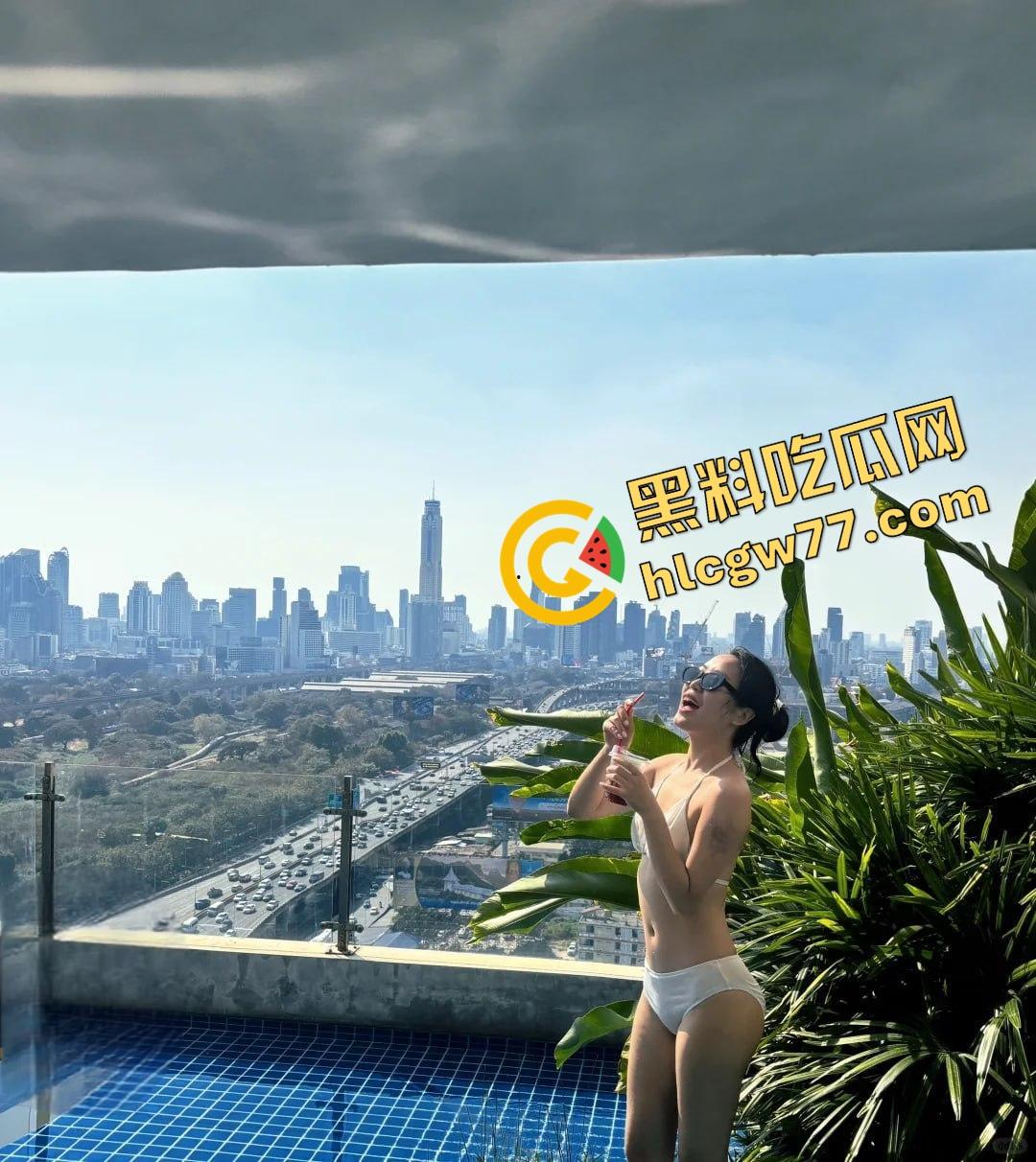 春秋航空空姐『白语』晴潜规则，制服开裆黑丝跪地爆操，骚到跳蛋狂震阴蒂爽到欲仙欲死！-6