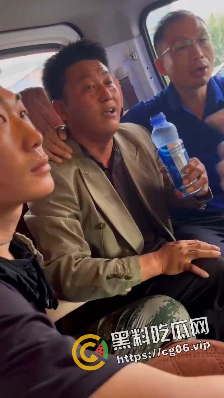 最近又刷屏b站抖音的杀人犯！海城李恩盛杀人事件 手刃妻儿老小却赢得警察递烟 赢得全网男人敬佩-10