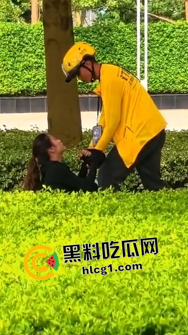 南宁爱情故事 外卖员和女友的街头感情纠纷 看来送再多外卖也留不住你-2