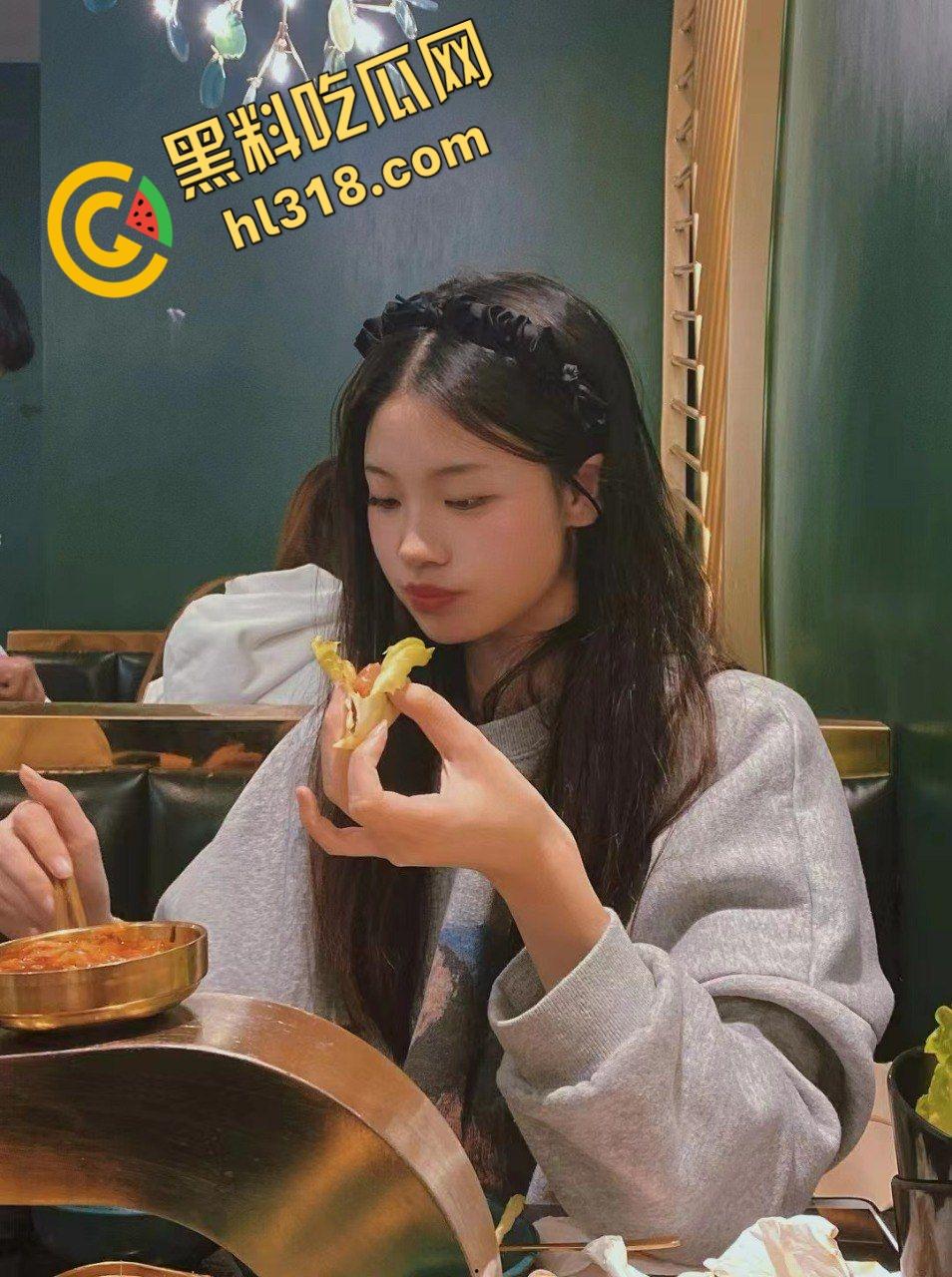 北京大学清纯学妹,浪荡女友主动含屌吞精,被拍的时候害羞的用手挡,干的娇喘连连眼神都拉丝了!-3