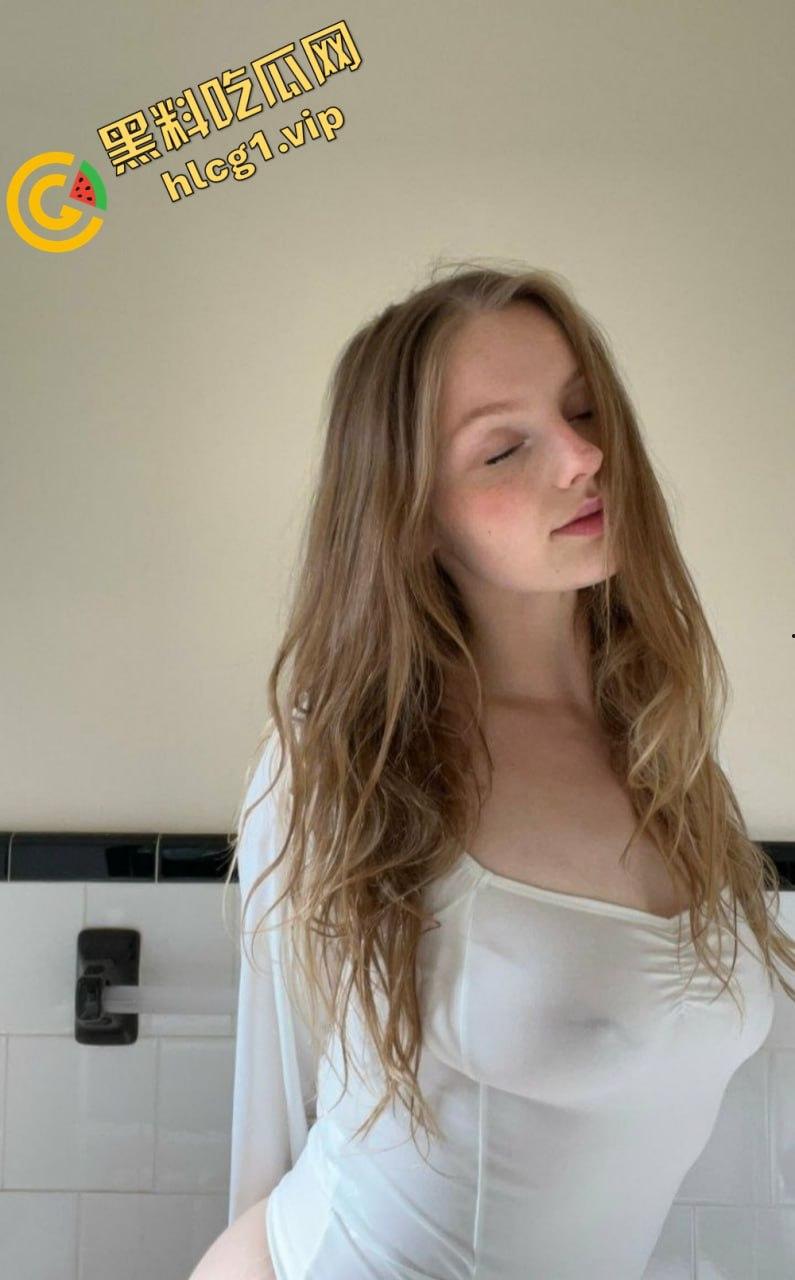 老外小萝莉太会玩！与男友吃鸡私密画面大曝光，外国萝莉还真是放得开！-1