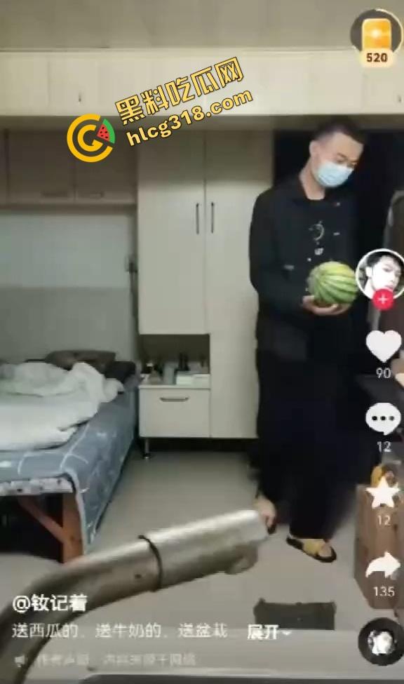 伪娘阿红逆天操作男装女扮钓直男，爆肏拍片一千部，敢约的全被玩废，号称伪娘界的终极掏蛋机！-3