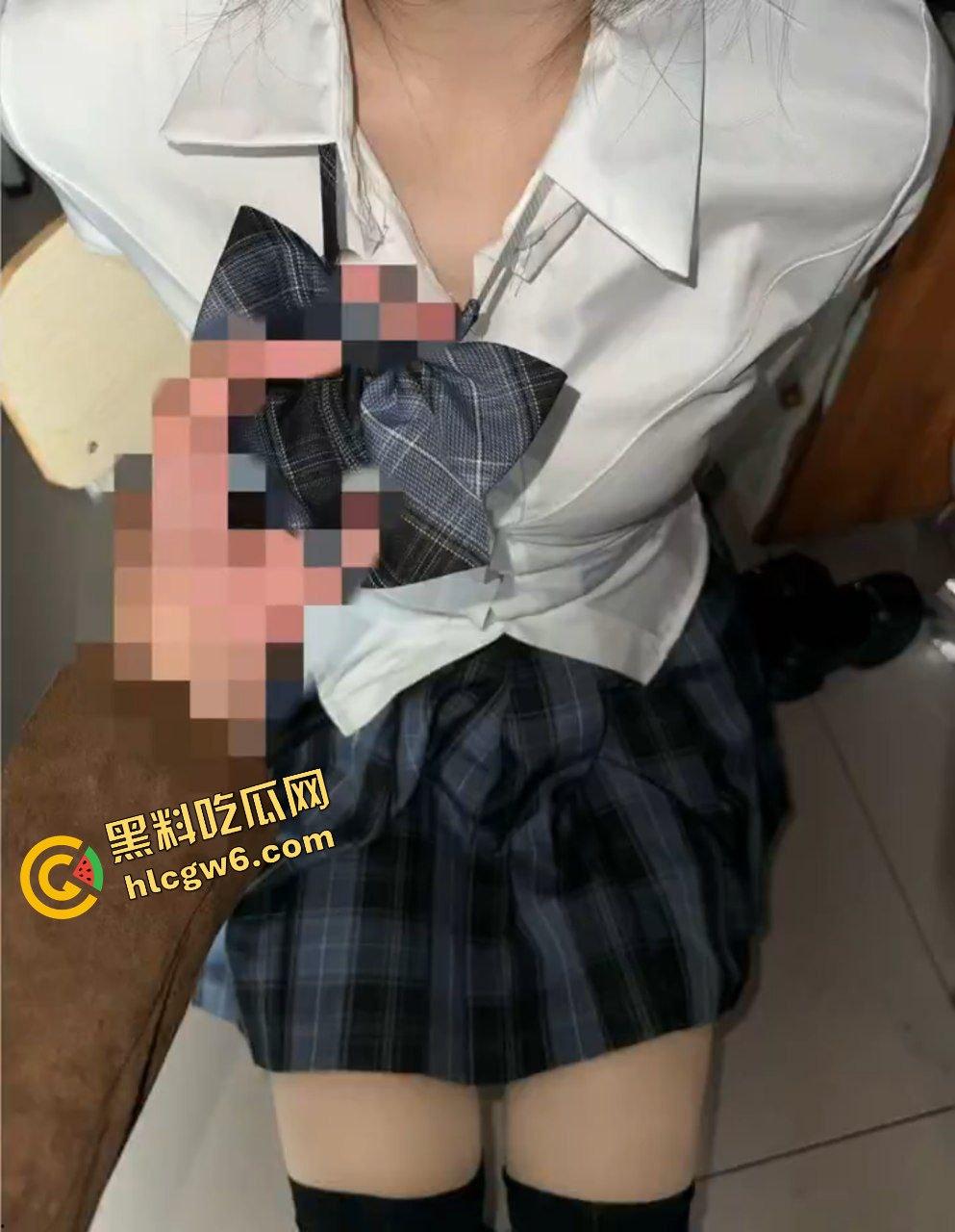 湖南株洲化工大专反差气质骚鸡『宛予淇』公交车骚母狗 兼职约炮大哥骑肉棒!原创独家曝光!-8