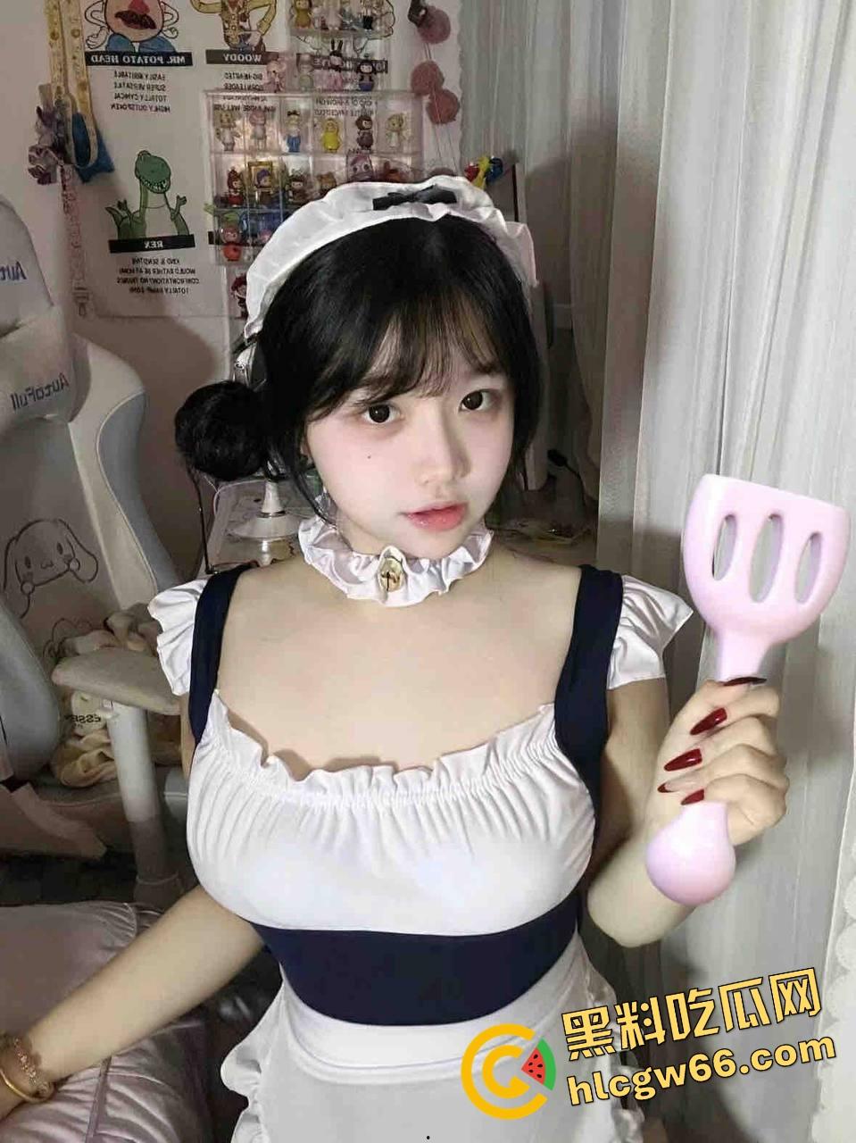 天津曼哈顿健身房惊现性价比私教，一手小钢炮不是在撸铁，就是在撸奶，会员全是来给他吃的！-2