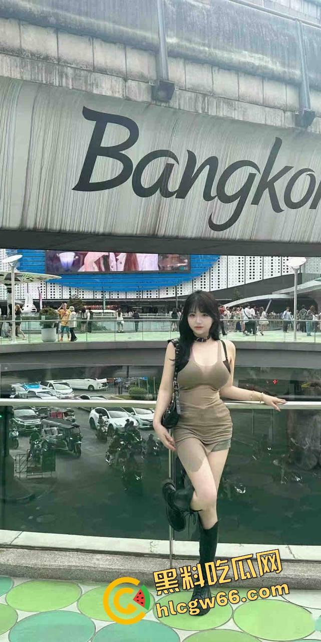 天津曼哈顿健身房惊现性价比私教，一手小钢炮不是在撸铁，就是在撸奶，会员全是来给他吃的！-13