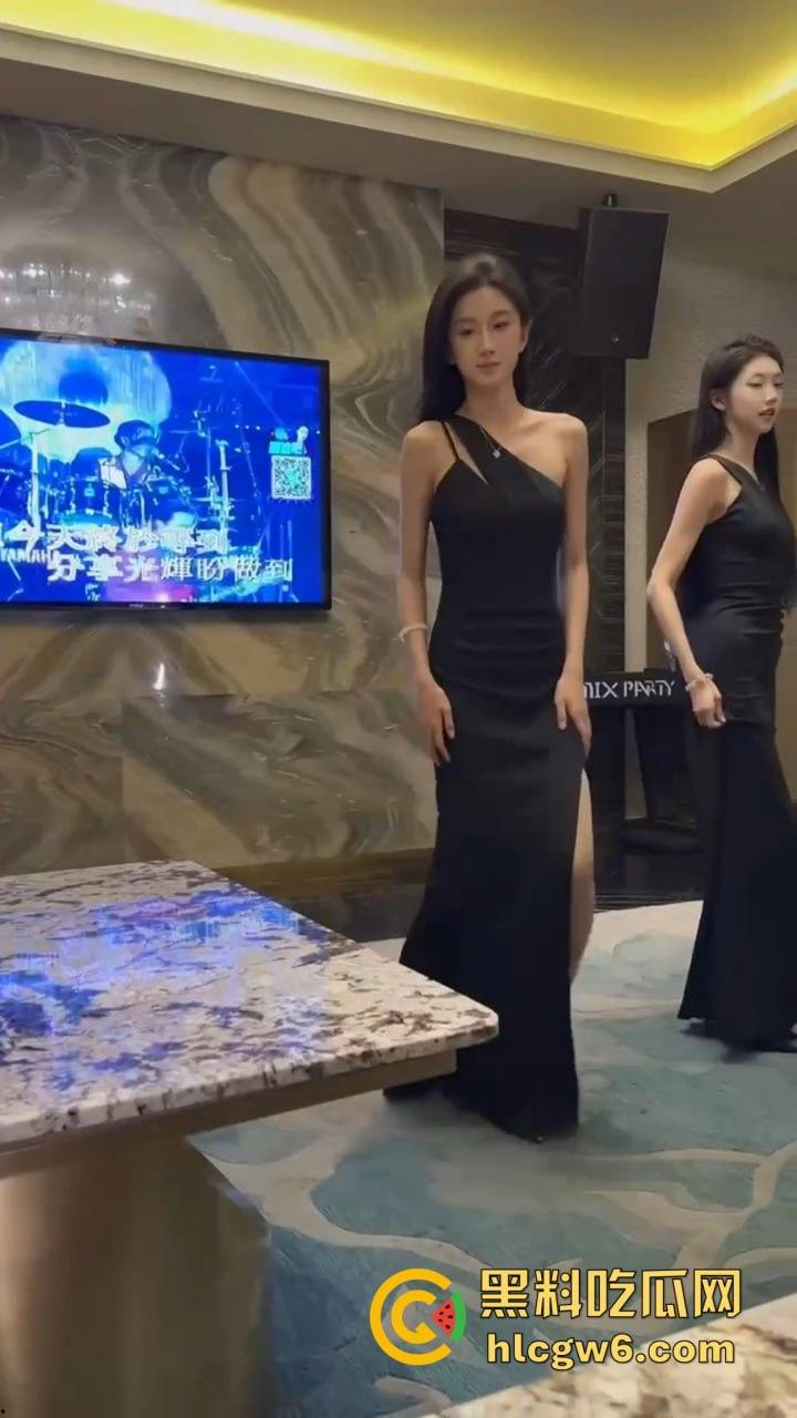 山东KTV传说中的行政套餐!天道酬勤的行政OL包臀裙女秘书,服务到位,难怪公务员考试报名人数年年创新高!-1