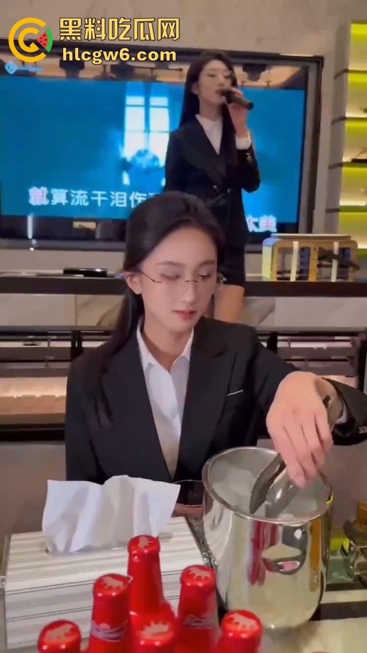 山东KTV传说中的行政套餐!天道酬勤的行政OL包臀裙女秘书,服务到位,难怪公务员考试报名人数年年创新高!-13