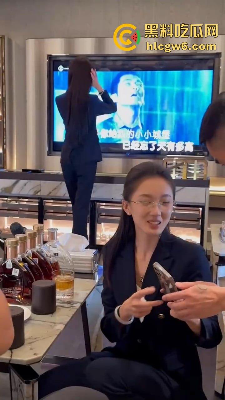 山东KTV传说中的行政套餐!天道酬勤的行政OL包臀裙女秘书,服务到位,难怪公务员考试报名人数年年创新高!-16