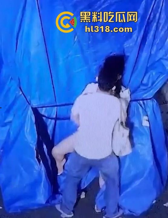 深夜小区惊现情侣野战，在监控底下明目张胆上演春宫戏，掰开双腿极其享受，小编实名表示羡慕！-6