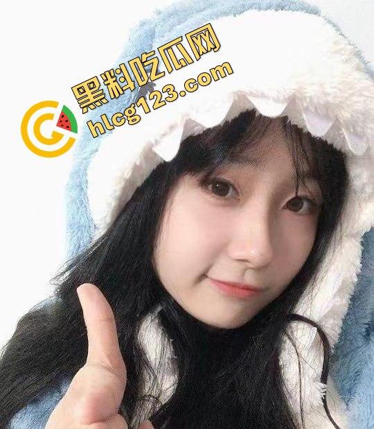 宁波大学反差校花董怡緲从清纯女神到调教母狗,全裸自拍极限诱惑!-1