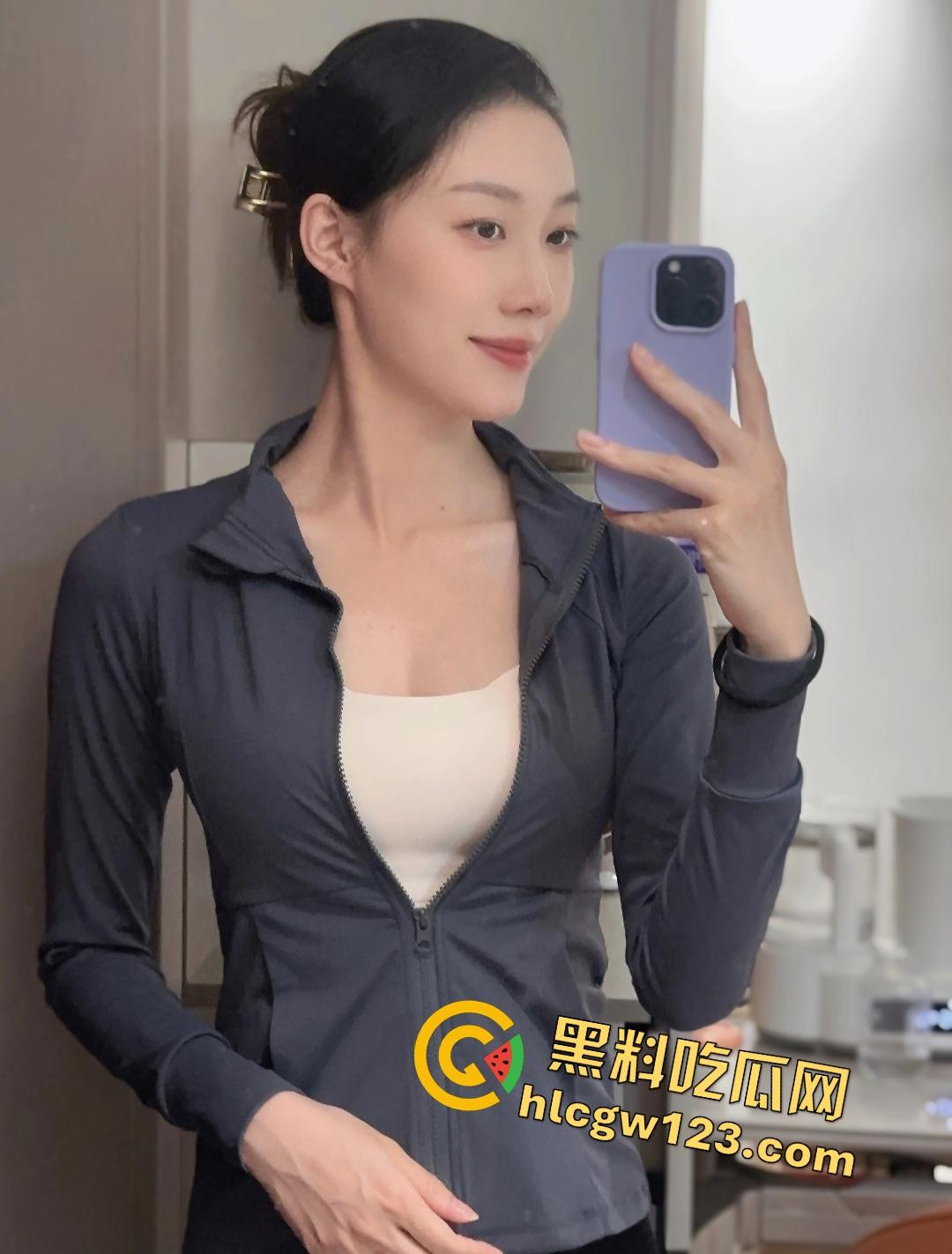 哺乳期巨乳孕妇人妻偷情！饥渴骚货奶子胀的不行，大喊‘“把我的奶水挤出来”！-1