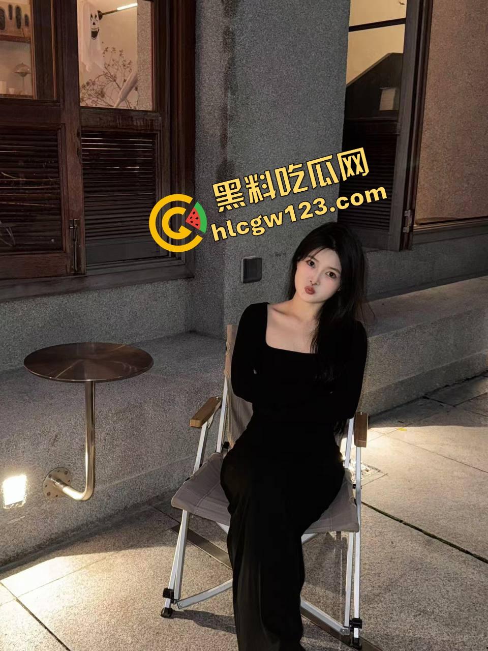 宝鸡文理学院【亢彦如】清纯女学霸化身黑蝴蝶母狗,日撸三四次发骚视频,扣逼揉奶玩疯了!-5