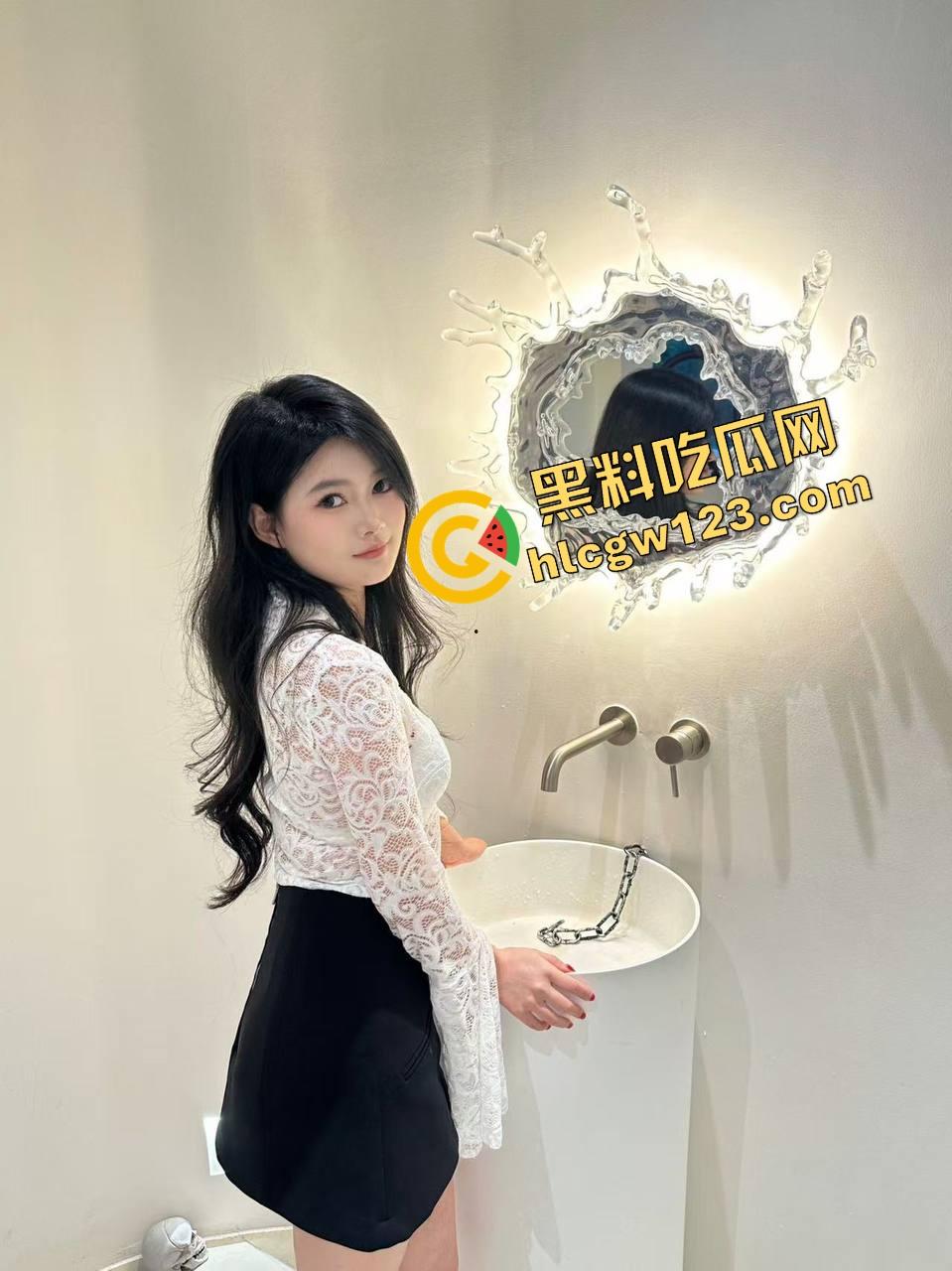 宝鸡文理学院【亢彦如】清纯女学霸化身黑蝴蝶母狗,日撸三四次发骚视频,扣逼揉奶玩疯了!-6