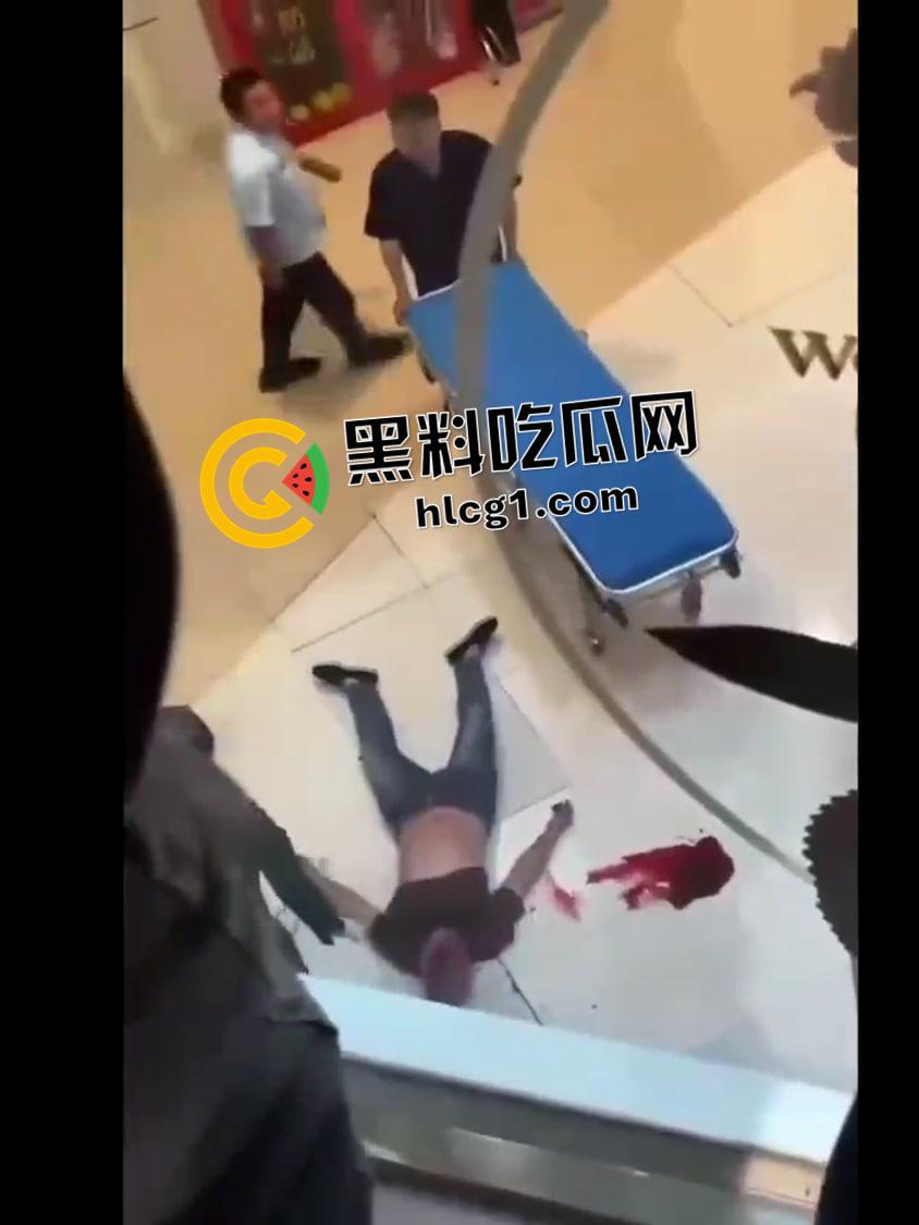 保定万博广场 三天两跳 都直接摔死  现场血腥视频流出-2