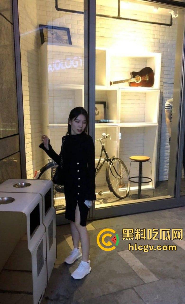 南充美女【李婉钰】被前男友曝光私密视频！黑丝长腿玩兴跳，长棍插穴骚气爆棚！-3