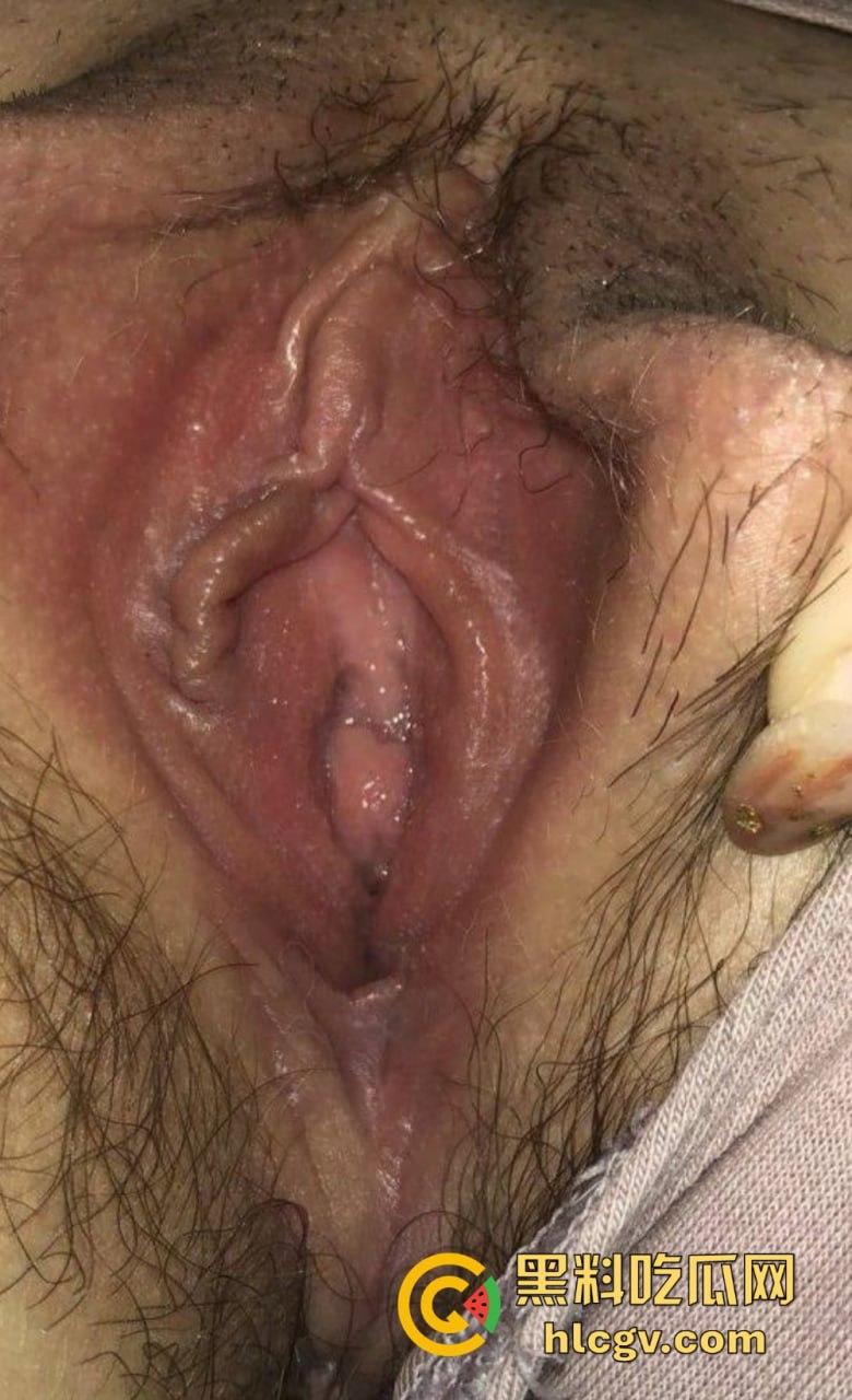 南充美女【李婉钰】被前男友曝光私密视频！黑丝长腿玩兴跳，长棍插穴骚气爆棚！-10