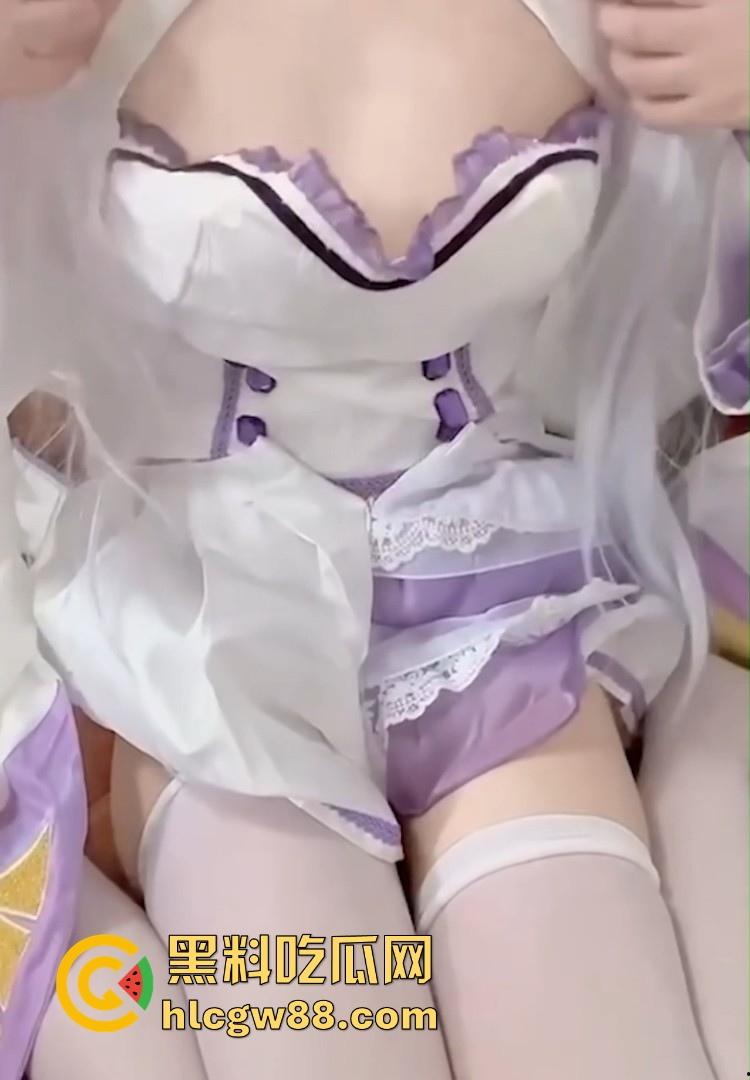 抖音50万粉【小佳呆呆的】果然擦边女网红的终极出路 骚逼下贱到骨子里震撼全场！-5