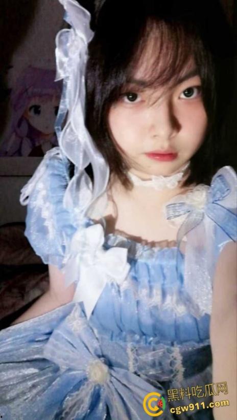 湖南常德清纯学生妹【于淑雅】,独居在家寂寞自慰,D罩杯逆天巨乳口交假阳具,跳蛋自慰骚穴淫水四溢!-1