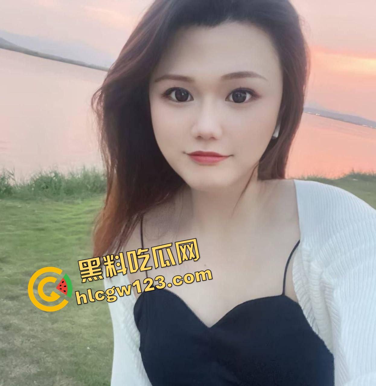 山东07嫩妹子【焦思思】初入职场就被大屌主管后入暴操，打桩干穿小嫩逼，淫水满盆忍不住喷水浪叫！-4