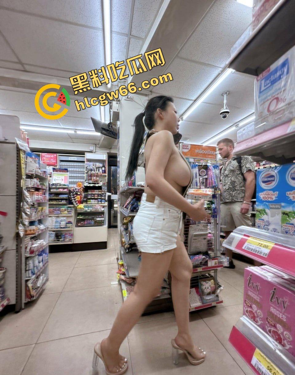 台湾『吉娜』露脸大爆操，开裆黑丝肛塞无套速插，天然奶子甩得啪啪响，全裸招牌口技看得人精都要飞！-12