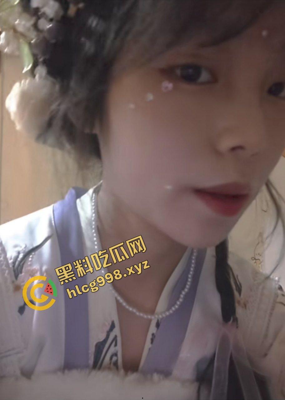 达州中医药职业学院 抖音清纯小网红『大蓉爱吃嘎嘎』线下约炮金主脱衣骚舞 站起来蹬!独家播出!-4