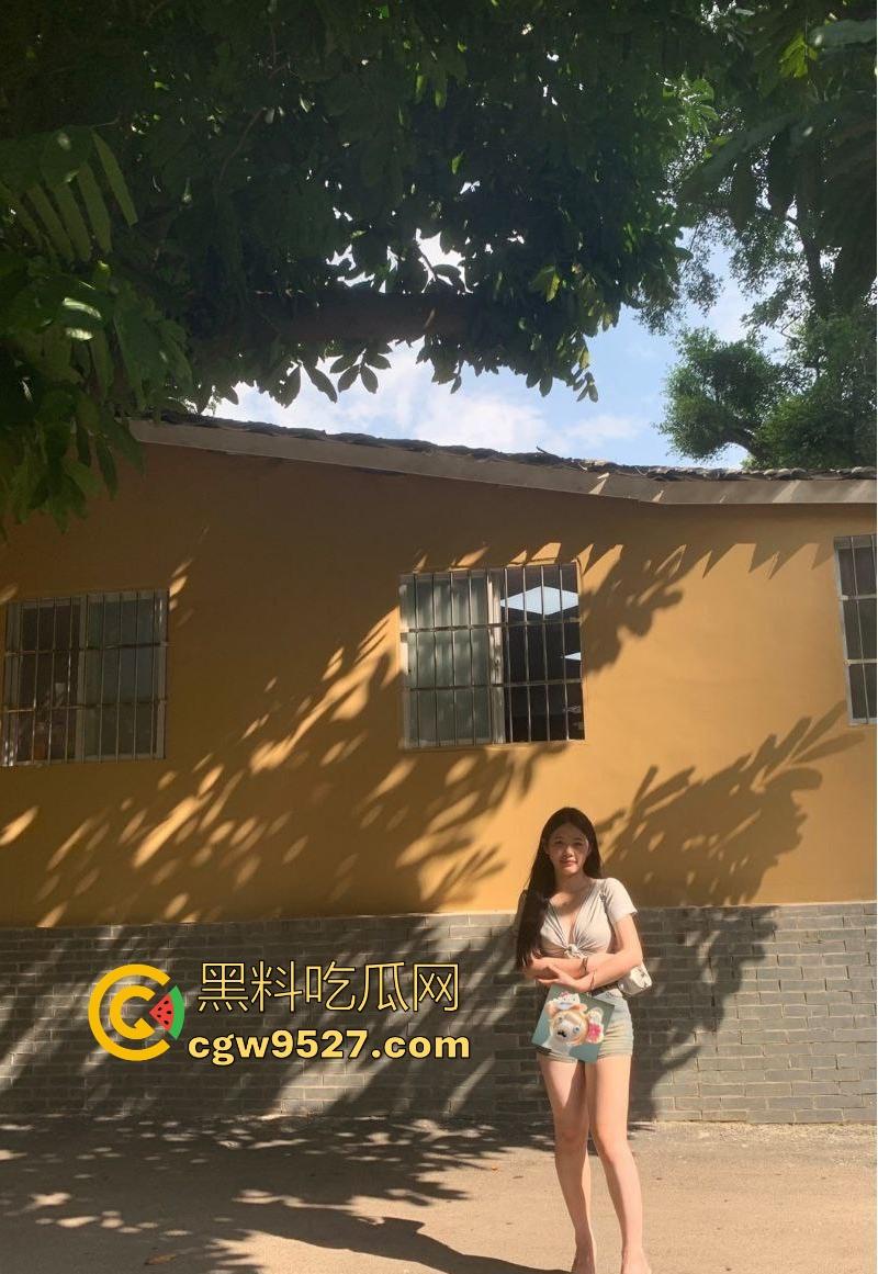 顶级身材学生妹和男友做爱曝光,反差婊被男友玩弄插逼,后入猛操翘臀骚穴,无套内射爽到起飞!-12