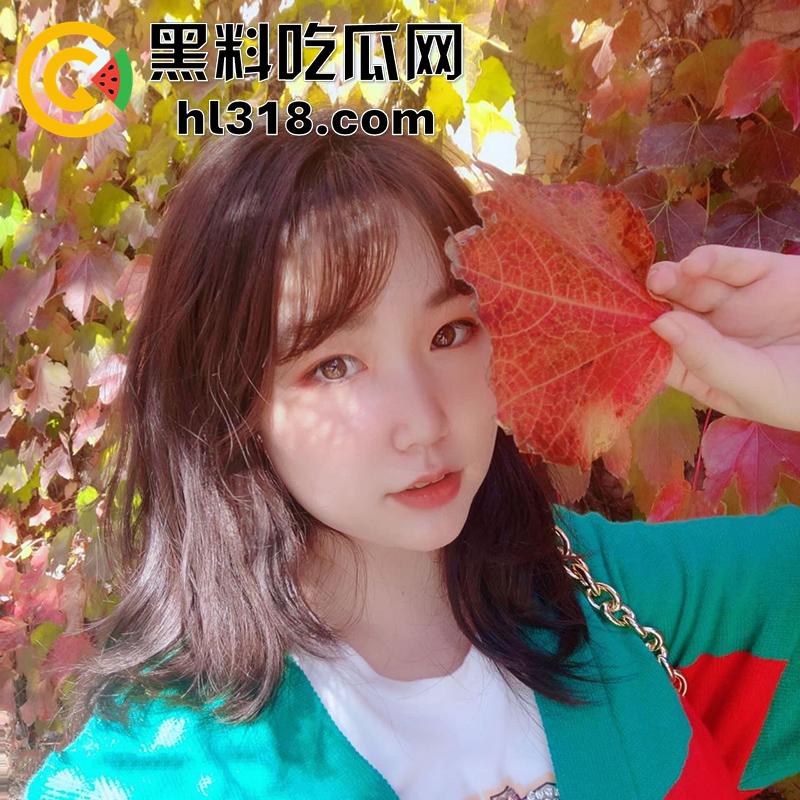 福建厦门大学【何欣玥】 文艺范巨乳尤物，两颗巨乳得有十斤，网上到处勾引发骚，被男友发现曝光！-1