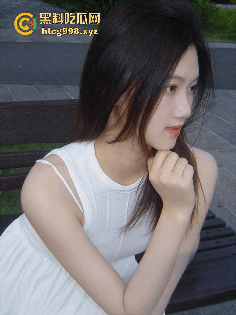 上海极品幼师『李师师』蒙眼被操爽到失禁！前男友爆不雅视频，情趣内衣加持被干得腿软逼湿！-2