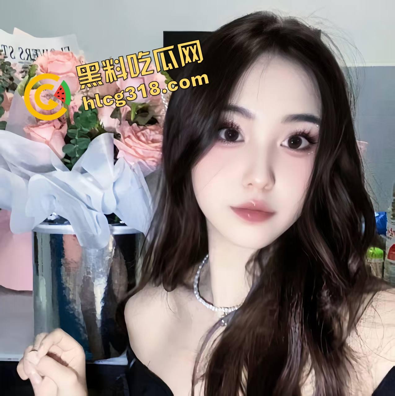 这才叫大师,佛山老技师现场上课,莞式手法一出全程带性张力男顾客秒缴械,这套操作谁顶得住?-4