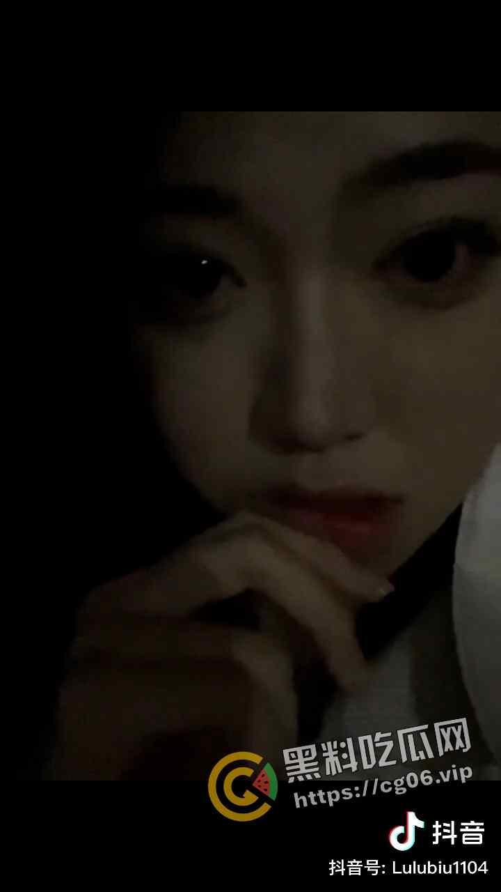 开盒抖音三百万身材博主【卢卢biu】首次露脸公开 史诗级照骗 好悬没给我牛牛吓萎了-7