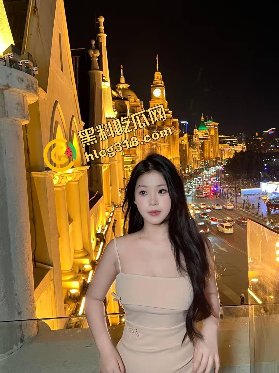 群友跑摩的累成狗，想打一炮结果进来个疯癫女大，洗澡洗到自嗨跳舞，这炮宁愿退钱也不打了！-5