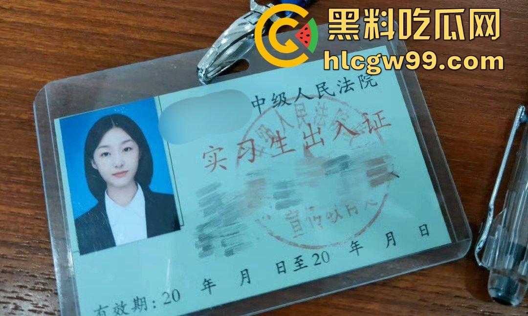 长春反差律师【吴惠玲】约炮自拍曝光，极品的颜值母狗，熟女骚劲让人射了还想干！-1