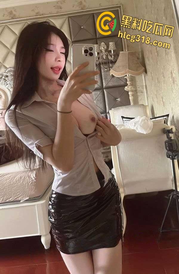 推特高颜值极品身材！大奶情趣诱惑后入口交，淫荡叫声好听，贱母狗一条被关在笼子里操！-1